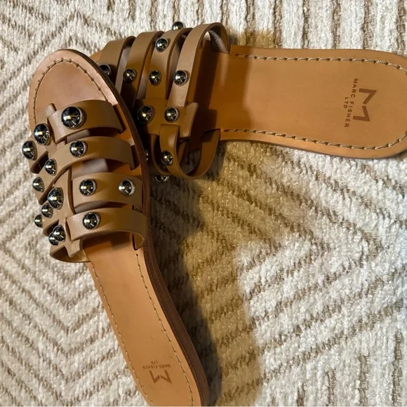 EUC-Marc Fisher LTD Womens Pacca Leather Studded Slide Sandals sz8 - Picture 5 of 5